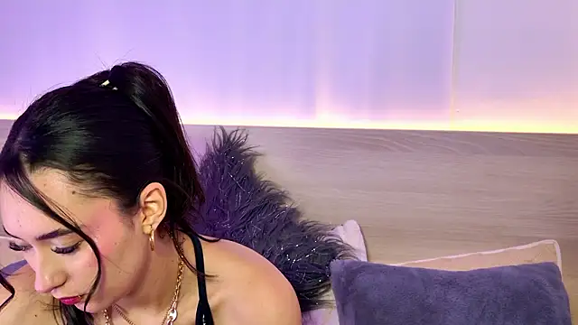 Snapshot of AliceeBloom chatting on February 5, 10:20 am AliceeBloom online show from February 5, 10:20 am