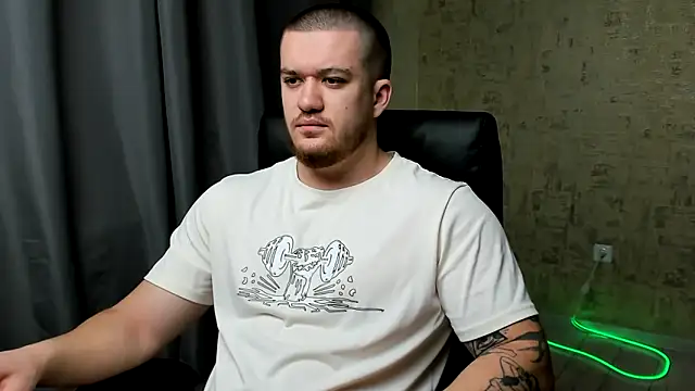 Snapshot of Well_boy chatting on February 10, 8:35 pm Well boy online show from February 10, 8:35 pm