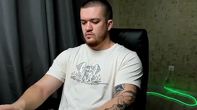 Snapshot of Well_boy chatting on February 13, 8:05 pm Well boy online show from February 13, 8:05 pm