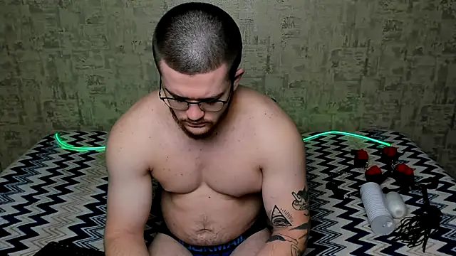 Snapshot of Well_boy chatting on February 18, 6:15 pm Well boy online show from February 18, 6:15 pm