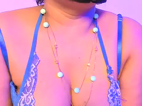 Snapshot of Melina_38 chatting on January 14, 3:06 pm Melina 38 online show from January 14, 3:06 pm