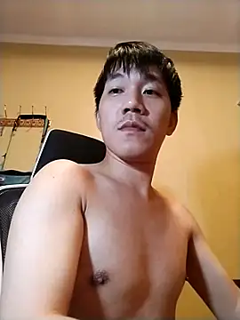 Snapshot of asian_guy67 chatting on April 27, 1:53 pm asian guy67 online show from April 27, 1:53 pm