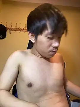 Snapshot of asian_guy67 chatting on May 23, 12:53 pm asian guy67 online show from May 23, 12:53 pm