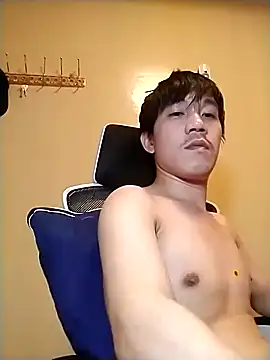 Snapshot of asian_guy67 chatting on May 24, 7:08 pm asian guy67 online show from May 24, 7:08 pm