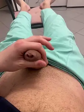 Snapshot of Buenoboss chatting on February 20, 9:59 pm Buenoboss online show from February 20, 9:59 pm