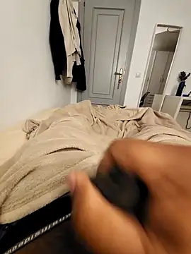 Snapshot of crazygu14456 chatting on February 12, 12:38 am crazygu14456 online show from February 12, 12:38 am