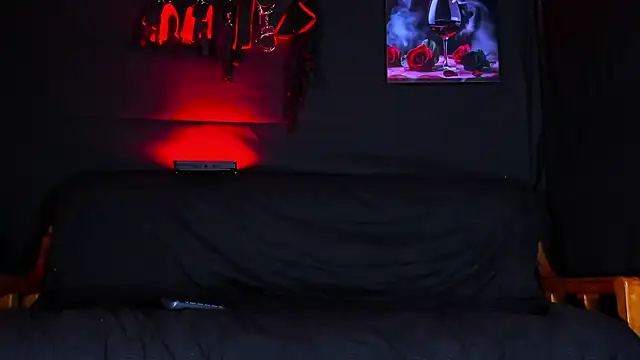 Snapshot of JessicaStones chatting on February 10, 8:57 pm JessicaStones online show from February 10, 8:57 pm