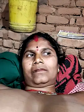 Snapshot of Hot_di97 chatting on February 9, 3:27 pm Hot di97 online show from February 9, 3:27 pm