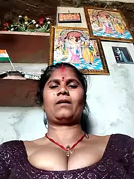 Snapshot of Hot_di97 chatting on March 31, 8:59 am Hot di97 online show from March 31, 8:59 am