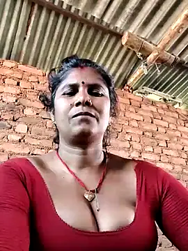 Snapshot of Hot_di97 chatting on April 5, 2:42 am Hot di97 online show from April 5, 2:42 am