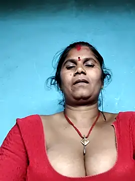 Snapshot of Hot_di97 chatting on April 5, 2:47 pm Hot di97 online show from April 5, 2:47 pm