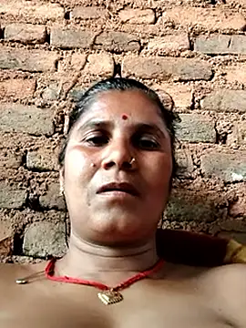 Snapshot of Hot_di97 chatting on April 9, 8:53 am Hot di97 online show from April 9, 8:53 am