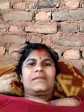 Snapshot of Hot_di97 chatting on April 12, 1:32 am Hot di97 online show from April 12, 1:32 am