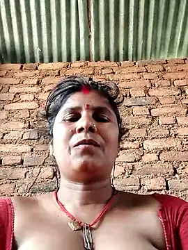 Snapshot of Hot_di97 chatting on April 19, 8:57 am Hot di97 online show from April 19, 8:57 am