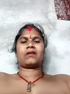 Snapshot of Hot_di97 chatting on April 20, 8:17 am Hot di97 online show from April 20, 8:17 am