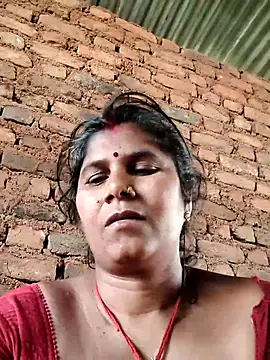 Snapshot of Hot_di97 chatting on April 25, 2:03 am Hot di97 online show from April 25, 2:03 am