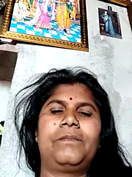 Snapshot of Hot_di97 chatting on April 27, 8:23 am Hot di97 online show from April 27, 8:23 am