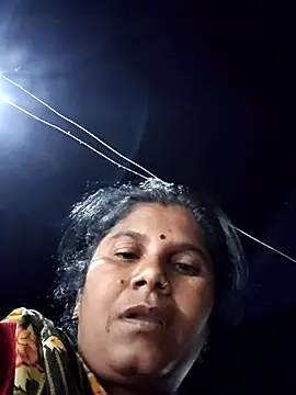 Snapshot of Hot_di97 chatting on May 10, 7:19 pm Hot di97 online show from May 10, 7:19 pm