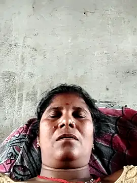 Snapshot of Hot_di97 chatting on May 16, 12:18 am Hot di97 online show from May 16, 12:18 am