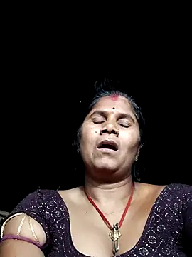 Snapshot of Hot_di97 chatting on May 19, 3:40 pm Hot di97 online show from May 19, 3:40 pm