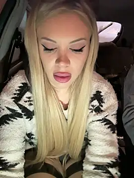 Snapshot of AlyssaFoxx_ chatting on February 1, 6:17 pm AlyssaFoxx online show from February 1, 6:17 pm