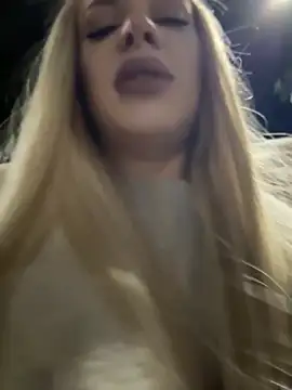 Snapshot of AlyssaFoxx_ chatting on February 3, 5:51 pm AlyssaFoxx online show from February 3, 5:51 pm