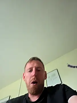 Snapshot of Hertsguy1984 chatting on July 5, 10:22 am Hertsguy1984 online show from July 5, 10:22 am