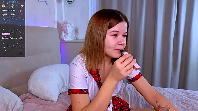 Snapshot of _Doll_Face_ chatting on January 14, 9:15 am Doll Face online show from January 14, 9:15 am