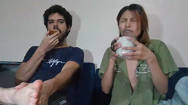 Snapshot of mindymiaw chatting on February 12, 12:05 am mindymiaw online show from February 12, 12:05 am