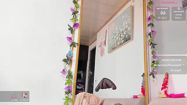 Snapshot of la_saris chatting on March 2, 7:15 am la saris online show from March 2, 7:15 am