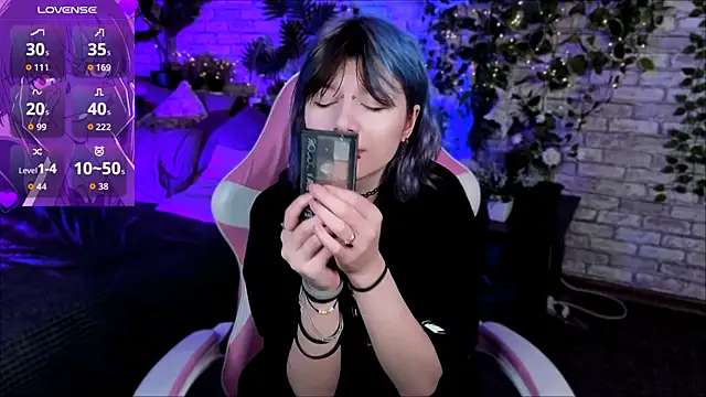 Snapshot of Ashley_Veil chatting on March 2, 9:10 pm Ashley Veil online show from March 2, 9:10 pm