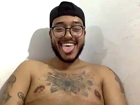 Snapshot of Tito_12_ chatting on January 18, 2:48 am Tito 12 online show from January 18, 2:48 am