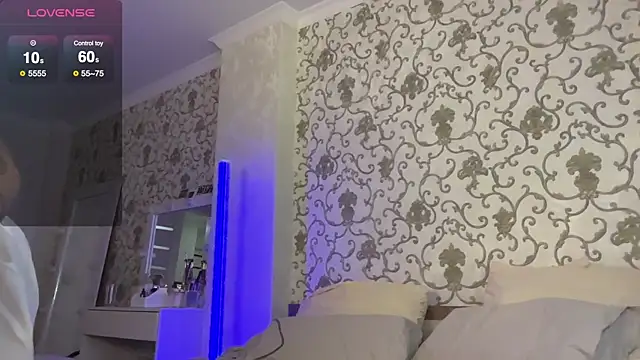 AngelAmelly online show from January 13, 7:30 pm