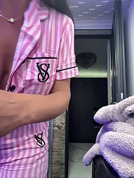 Missolevelvet online show from May 22, 11:21 pm