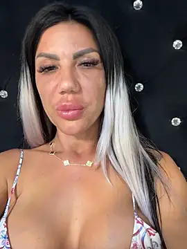 Missolevelvet online show from May 27, 8:17 pm
