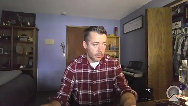 chrisw8140 online show from April 6, 2:07 pm