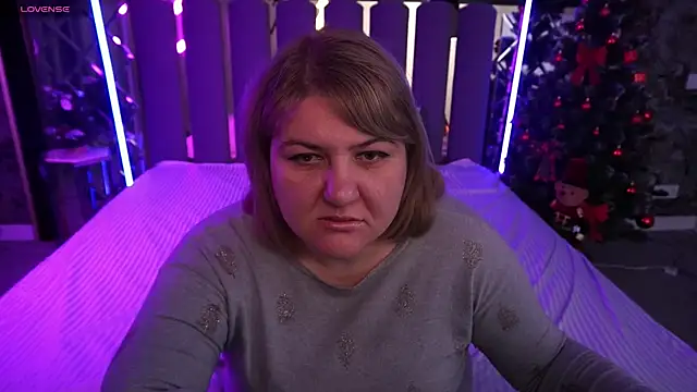 EmmaKanee online show from January 13, 1:27 pm