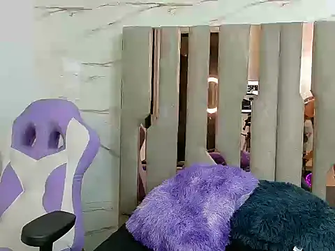 Snapshot of KarinaRows chatting on January 12, 9:20 pm KarinaRows online show from January 12, 9:20 pm