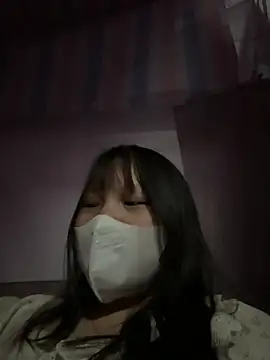 Snapshot of Charlotte-ee chatting on January 13, 5:57 am Charlotte-ee online show from January 13, 5:57 am