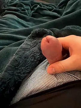 Snapshot of BadBear_17 chatting on January 14, 7:25 am BadBear 17 online show from January 14, 7:25 am