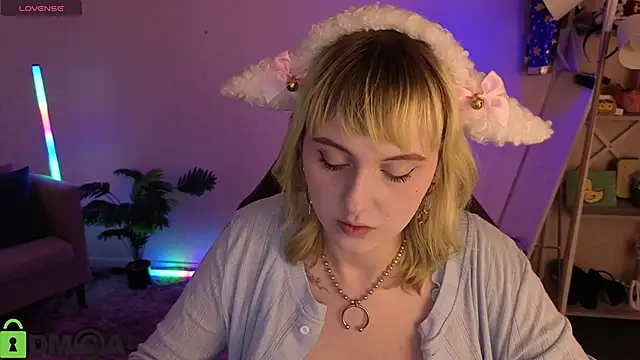 Roziett Belle online show from April 14, 8:31 am