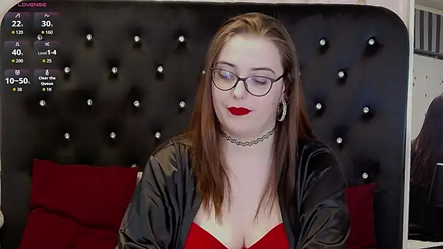 JulieAnnX online show from May 7, 5:57 am