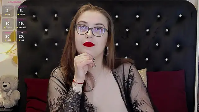 JulieAnnX online show from May 24, 6:07 am