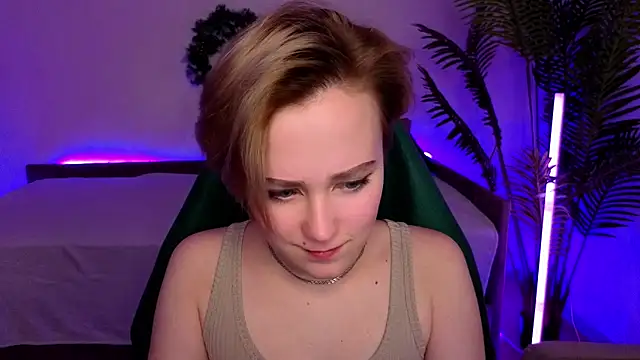 Snapshot of Ellie_Heavenly chatting on January 13, 8:41 am Ellie Heavenly online show from January 13, 8:41 am