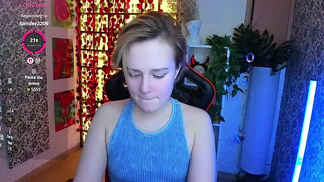 Snapshot of Ellie_Heavenly chatting on February 28, 8:37 am Ellie Heavenly online show from February 28, 8:37 am