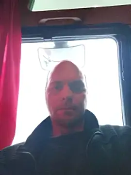 Snapshot of Ivan9999k chatting on January 12, 3:17 pm Ivan9999k online show from January 12, 3:17 pm