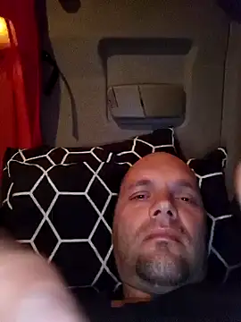 Snapshot of Ivan9999k chatting on January 13, 10:04 pm Ivan9999k online show from January 13, 10:04 pm