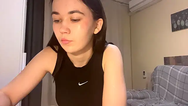 ArleanDemicco online show from January 15, 12:21 pm