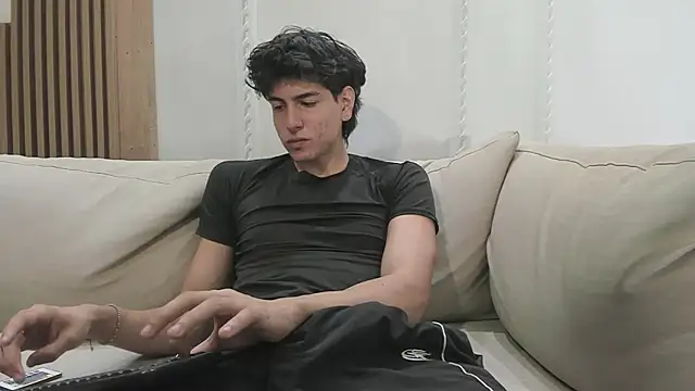 Snapshot of noahx_valko chatting on January 18, 12:42 pm noahx valko online show from January 18, 12:42 pm