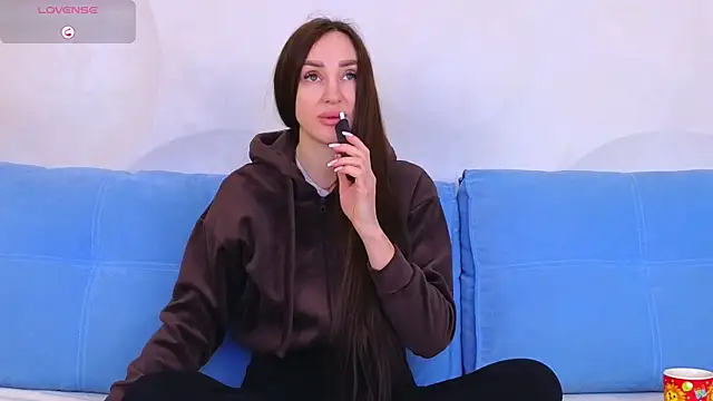 Snapshot of Sinderelka chatting on February 18, 7:59 am Sinderelka online show from February 18, 7:59 am